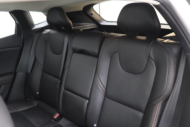 Volvo V40 CROSS COUNTRY 1.5 T3 Polar+ Luxury Pano-dak Adapt.Cruise Camera