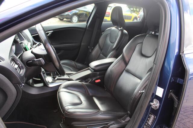Volvo V40 CROSS COUNTRY 2.0 D3 Ocean Race
