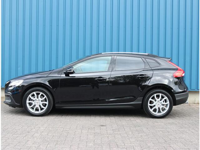 Volvo V40 CROSS COUNTRY 1.5 150PK T3 Polar+ Luxury | AUTOMAAT | LEER | Harman/Kardon | Glazen/Pannoramadak | Camera | Cruise Control | Navigatie | LED | Keyless | Trekhaak | Keyless |
