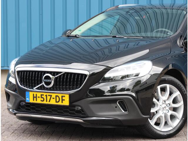 Volvo V40 CROSS COUNTRY 1.5 150PK T3 Polar+ Luxury | AUTOMAAT | LEER | Harman/Kardon | Glazen/Pannoramadak | Camera | Cruise Control | Navigatie | LED | Keyless | Trekhaak | Keyless |