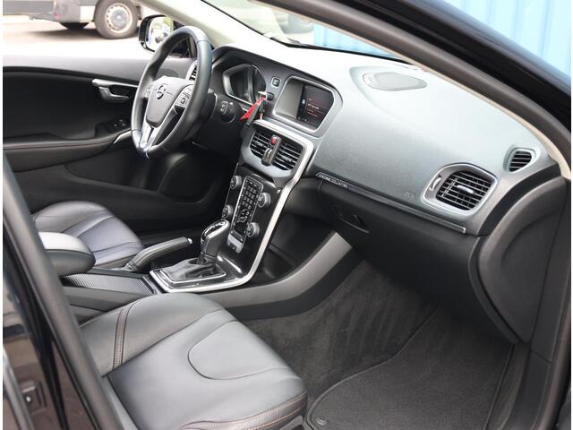 Volvo V40 CROSS COUNTRY 1.5 150PK T3 Polar+ Luxury | AUTOMAAT | LEER | Harman/Kardon | Glazen/Pannoramadak | Camera | Cruise Control | Navigatie | LED | Keyless | Trekhaak | Keyless |
