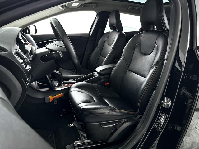 Volvo V40 CROSS COUNTRY T3 Aut. Polar+ Luxury | Harman Kardon | Panoramadak | Stoelverwarming | Parkeercamera