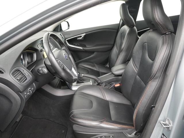 Volvo V40 CROSS COUNTRY 1.5 T3 Summum - Automaat - 101.442 KM - Lederen interieur