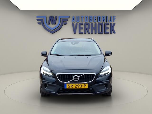 Volvo V40 CROSS COUNTRY 1.5 T3 Luxury Panodak - Trekhaak - NL Auto