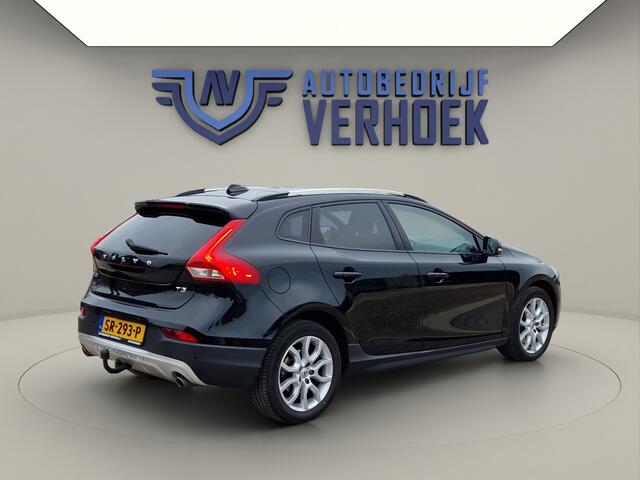 Volvo V40 CROSS COUNTRY 1.5 T3 Luxury Panodak - Trekhaak - NL Auto