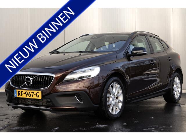Volvo V40 CROSS COUNTRY 2.0 T4 AWD Nordic+ | PANO | LEDER