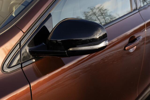 Volvo V40 CROSS COUNTRY 2.0 T4 AWD Nordic+ | PANO | LEDER