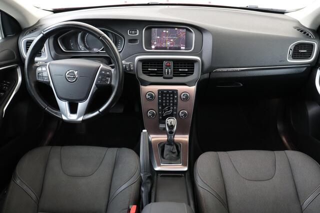 Volvo V40 CROSS COUNTRY T4 AWD GEARTRONIC MOMENTUM *UNIEK!* -PANO.DAK|POWER-SEAT|STANDKACHEL|PARK-ASSIST|16"|VERW.VOORRUIT