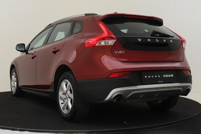 Volvo V40 CROSS COUNTRY T4 AWD GEARTRONIC MOMENTUM *UNIEK!* -PANO.DAK|POWER-SEAT|STANDKACHEL|PARK-ASSIST|16"|VERW.VOORRUIT