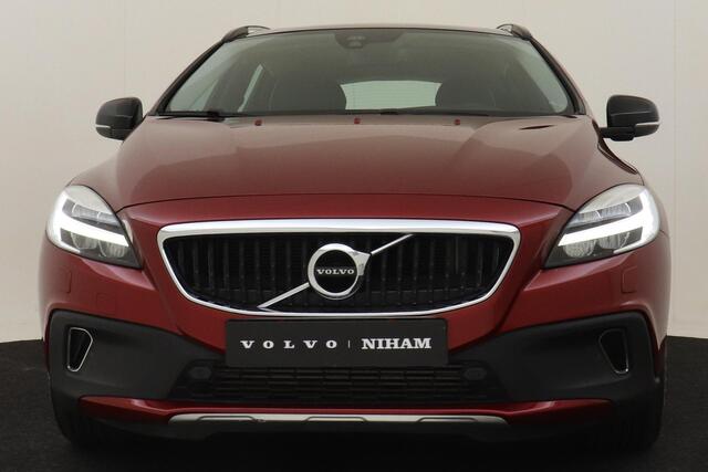 Volvo V40 CROSS COUNTRY T4 AWD GEARTRONIC MOMENTUM *UNIEK!* -PANO.DAK|POWER-SEAT|STANDKACHEL|PARK-ASSIST|16"|VERW.VOORRUIT