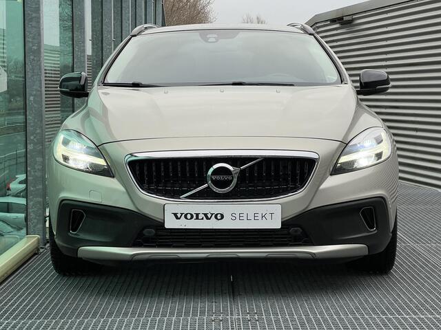 Volvo V40 CROSS COUNTRY 1.5 T3 Polar+ Luxury Automaat, Panoramadak, Lederen bekleding, Unieke kilometerstand, Eerste eigenaar, Noodreservewiel, Parkeercamera, DAB+ radio, Extra getinte ramen vanaf B-stijl, Stoelverwarming, High performance audio