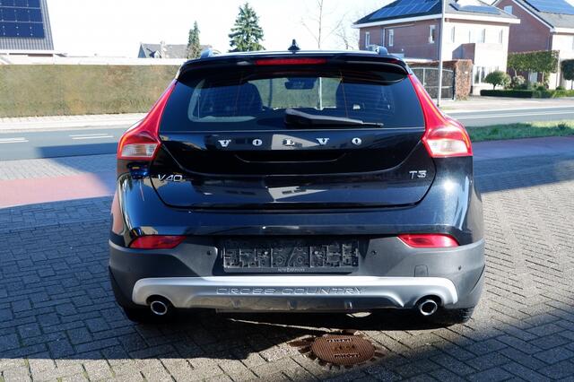 Volvo V40 CROSS COUNTRY 1.5 T3 Polar + / INCL. 12mnd BOVAG / Leder / Stoelverwarming