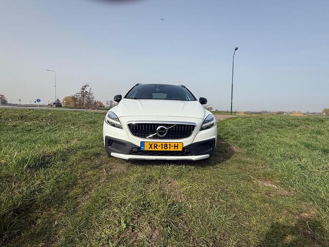 Volvo V40 CROSS COUNTRY 1.5 T3 Polar+ Luxury