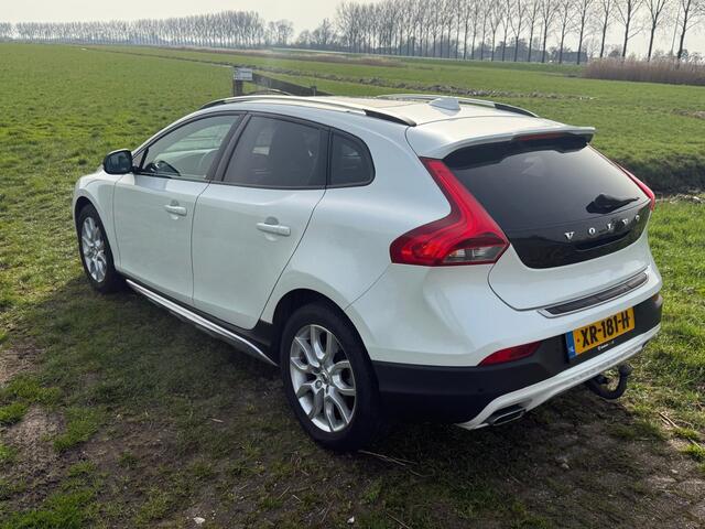 Volvo V40 CROSS COUNTRY 1.5 T3 Polar+ Luxury