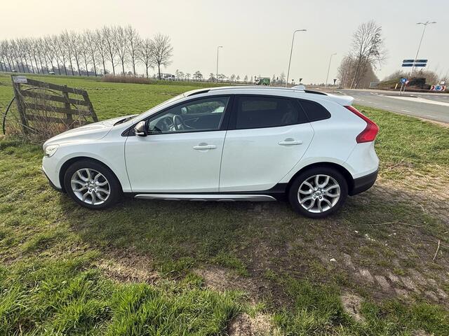 Volvo V40 CROSS COUNTRY 1.5 T3 Polar+ Luxury