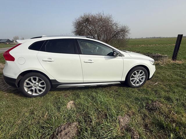 Volvo V40 CROSS COUNTRY 1.5 T3 Polar+ Luxury
