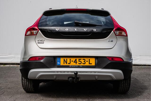 Volvo V40 CROSS COUNTRY 2.0 D2 Nordic+ Trekhaak/ Stoelverwarming/ Standkachel/ Full map navigatie/ Cruise control