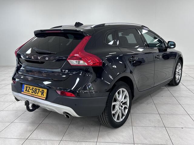 Volvo V40 CROSS COUNTRY 1.5 T3 Polar+ Luxury PANORAMADAK | TREKHAAK | NAVIGATIE | ACHTERUITRIJCAMERA