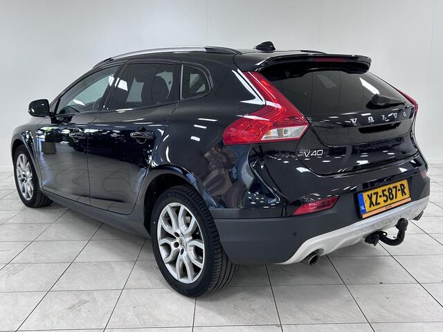 Volvo V40 CROSS COUNTRY 1.5 T3 Polar+ Luxury PANORAMADAK | TREKHAAK | NAVIGATIE | ACHTERUITRIJCAMERA