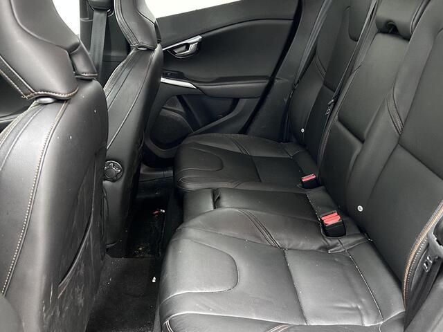 Volvo V40 CROSS COUNTRY 1.5 T3 Polar+ Luxury PANORAMADAK | TREKHAAK | NAVIGATIE | ACHTERUITRIJCAMERA