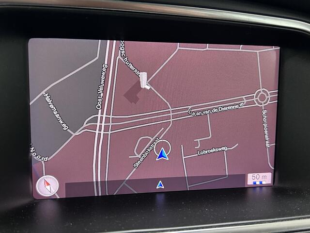 Volvo V40 CROSS COUNTRY 1.5 T3 Polar+ Luxury PANORAMADAK | TREKHAAK | NAVIGATIE | ACHTERUITRIJCAMERA