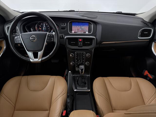 Volvo V40 CROSS COUNTRY 1.5 T3 Polar+ Luxury | Panoramadak | Harman Kardon | Lederen bekleding | Nederlandse auto |