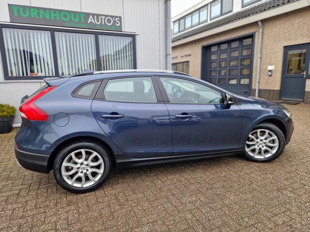 Volvo V40 CROSS COUNTRY T3 Nordic+ | Lichtmetalen velgen 17" | Stoelverwarming