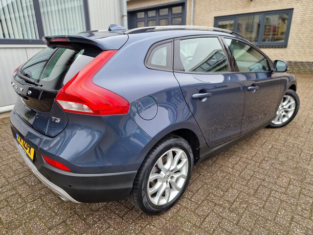Volvo V40 CROSS COUNTRY T3 Nordic+ | Lichtmetalen velgen 17" | Stoelverwarming