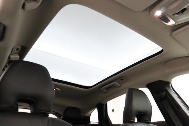 Volvo V40 CROSS COUNTRY T3 AUT. POLAR+ LUXURY *11.100KM!* -PANO.DAK|HARMAN/KARDON|LEDER|CAMERA|AUTOM.PARK.|PRIVACY.GLAS|KEYLESS|DEALEROH.
