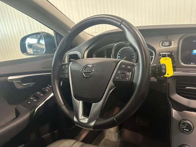 Volvo V40 CROSS COUNTRY T4 Aut. Momentum Trekhaak Parkassist Stoelverwarming 190pk