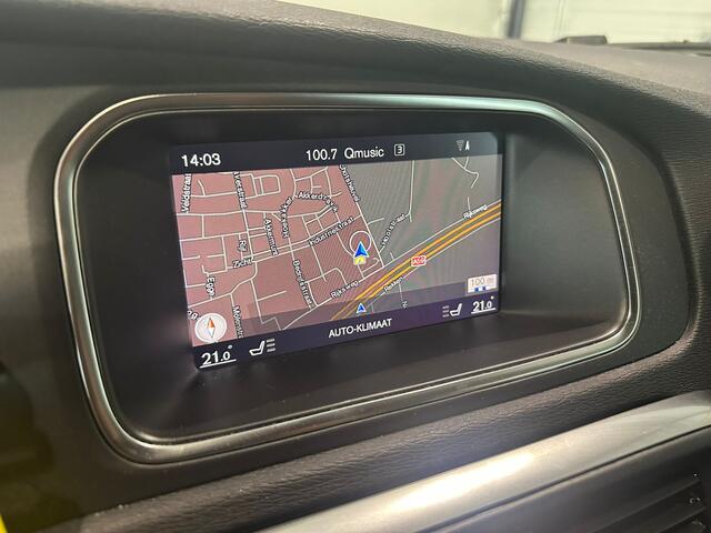 Volvo V40 CROSS COUNTRY T4 Aut. Momentum Trekhaak Parkassist Stoelverwarming 190pk