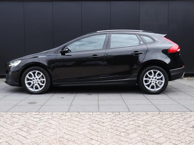 Volvo V40 CROSS COUNTRY 1.5 T3 Nordic+ AUT | PANODAK | CAMERA | LEDER