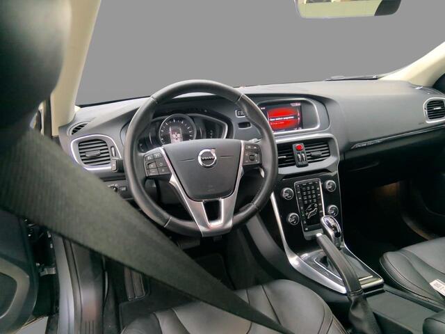 Volvo V40 CROSS COUNTRY 1.5 T3 Polar+ Luxury | Harman/Kardon | DAB | Keyless entry/start | Panoramadak | Parkeer camera | Parkeersensoren V+A | Extra getint glas | Stoelverwarming | Cruise Control |