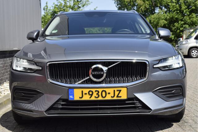 Volvo V60 2.0 T4 Momentum Pro Trekhaak, Elek. achterklep, Carplay