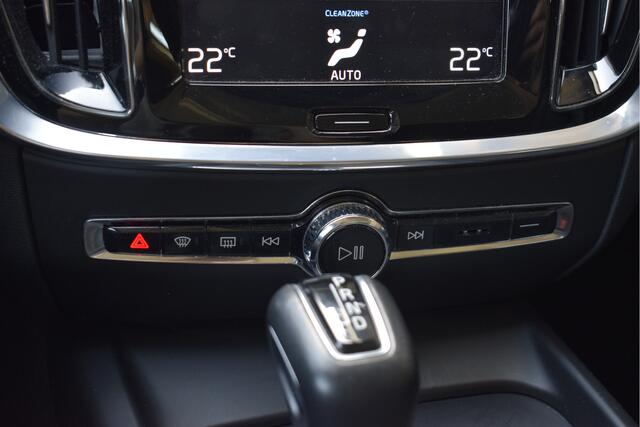 Volvo V60 2.0 T4 Momentum Pro Trekhaak, Elek. achterklep, Carplay