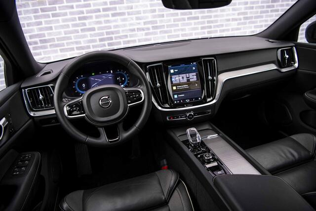 Volvo V60 2.0 B4 Plus Dark | Panorama dak | Adaptieve cruise control | Elektrisch verstelbare voorstoelen | Stoel/stuur verwarming |