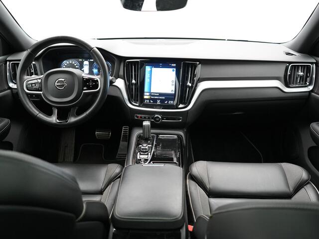 Volvo V60 2.0 T6 Recharge AWD R-Design Plug In Hybrid PHEV | Panodak | Lederen Sportstoelen Memory | Harman Kardon | Apple Carplay | Navigatie | Camera | L.M. 18" | DAB | Virtual |
