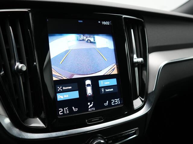 Volvo V60 2.0 T6 Recharge AWD R-Design Plug In Hybrid PHEV | Panodak | Lederen Sportstoelen Memory | Harman Kardon | Apple Carplay | Navigatie | Camera | L.M. 18" | DAB | Virtual |