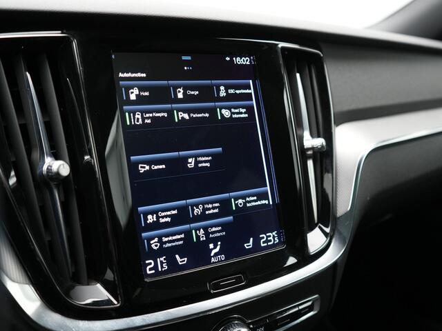 Volvo V60 2.0 T6 Recharge AWD R-Design Plug In Hybrid PHEV | Panodak | Lederen Sportstoelen Memory | Harman Kardon | Apple Carplay | Navigatie | Camera | L.M. 18" | DAB | Virtual |