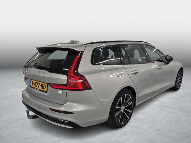 Volvo V60 2.0 T6 Plug-in hybrid AWD Plus Dark | Trekhaak | Harman/Kardon | Sport stoelen | Zwarte hemel | Long Range | Camera |