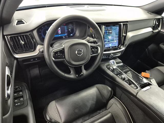 Volvo V60 2.0 T6 Plug-in hybrid AWD Plus Dark | Trekhaak | Harman/Kardon | Sport stoelen | Zwarte hemel | Long Range | Camera |