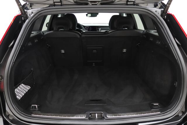 Volvo V60 2.0 T6RECHARGE 350PK AWD R-DESIGN AUT8 | Long Range | Navi | Trekhaak