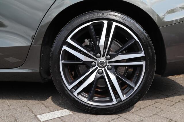 Volvo V60 2.0 T8 Recharge AWD R-Design | Geventileerde stoelen met massage | B&W audio | Polestar Tuning |