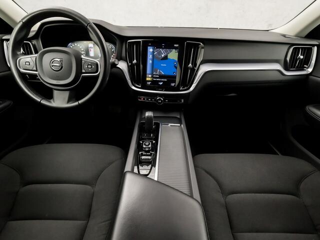 Volvo V60 2.0 B3 Business Sport 177Pk Automaat (APPLE CARPLAY, GROOT NAVI, ADAPTIVE CRUISE, SPORTSTOELEN, KEYLESS, GETINT GLAS, ELEK ACHTERKLEP, TREKHAAK, NIEUWE APK, NIEUWSTAAT)
