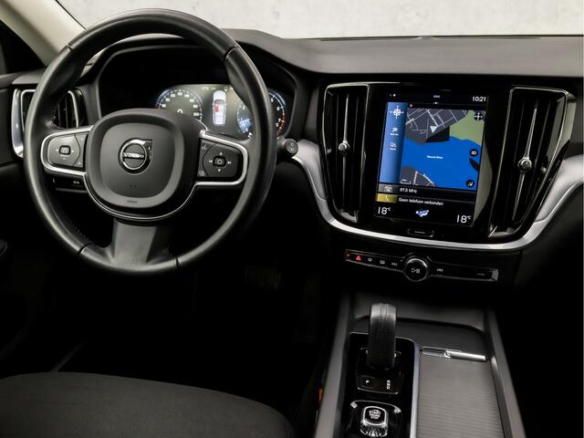 Volvo V60 2.0 B3 Business Sport 177Pk Automaat (APPLE CARPLAY, GROOT NAVI, ADAPTIVE CRUISE, SPORTSTOELEN, KEYLESS, GETINT GLAS, ELEK ACHTERKLEP, TREKHAAK, NIEUWE APK, NIEUWSTAAT)