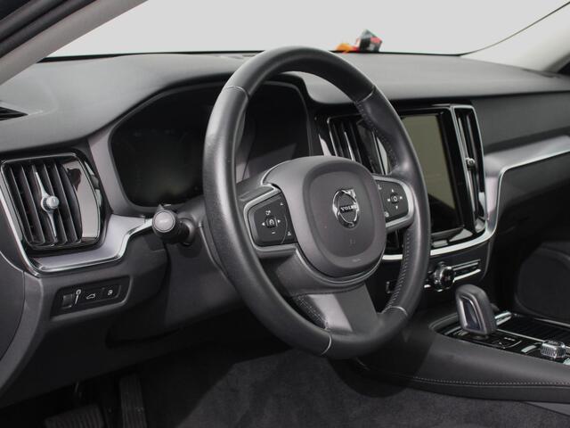 Volvo V60 2.0 T6 Recharge AWD Business Pro | DEMO ! | Climate control Cruise control adaptieve Navigatie Parkeersensoren Keyless Apple Carplay/ Android Auto Demo Trekhaak