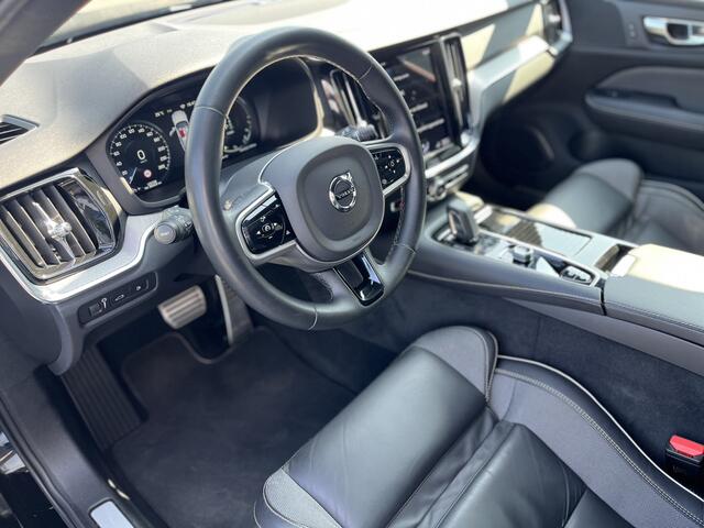Volvo V60 2.0 T6 Plug-in hybrid AWD R-Design Panoramadak Trekhaak zwenkbaar Stuurverwarming Fiscale waarde ¤ 51.113,-