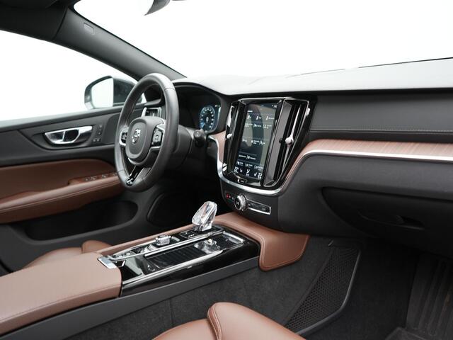 Volvo V60 T8 Twin Engine AWD Inscription Plug In Hybrid PHEV | Trekhaak af Fabriek | Panodak | Adaptive Cruise | Head Up | Lederen Sportstoelen Memory | 360 Camera | BLIS | Virtual |