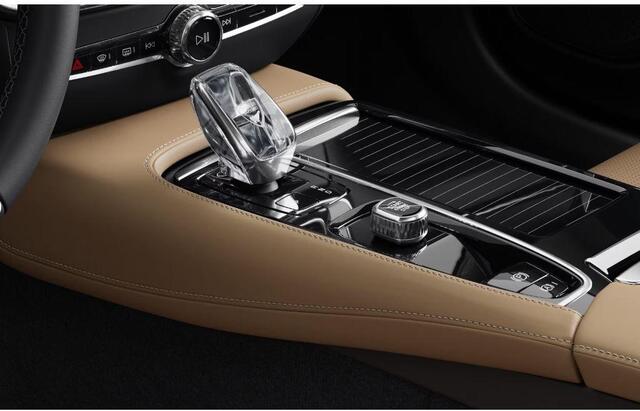 Volvo V60 2.0 T6 Plug-in hybrid AWD Ultra Dark | Bowers & Wilkins | Massage | Stoel ventilatie + Verwarming | Panorama Schuifdak | HUD | Adaptieve Cruise | BLIS | 360° Camera |