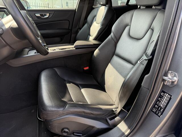Volvo V60 2.0 T5 Momentum Geartr. (250pk) ** Intellisafe Surround ** Trekhaak ** Leer